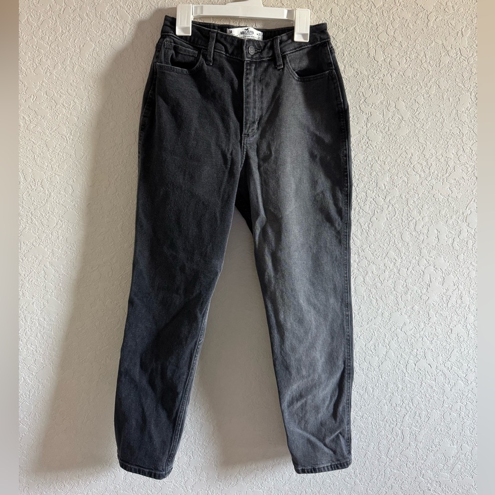 Hollister Charcoal Gray Curvy High-Rise Mom Jeans